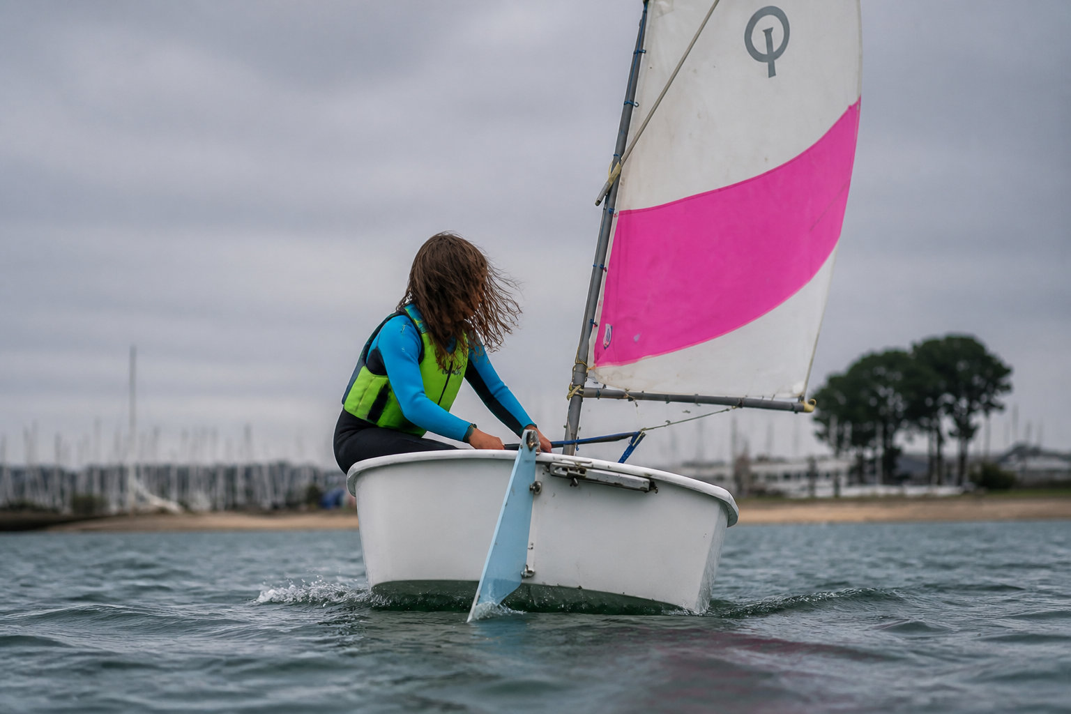 Optimist : le petit voilier école des futurs skippers